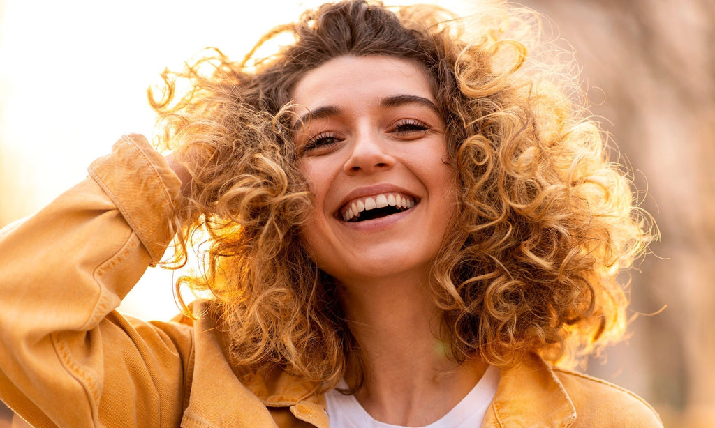 Monsoon‑Ready Curls: How to Protect and Define Curly/Coily Hair in High Humidity