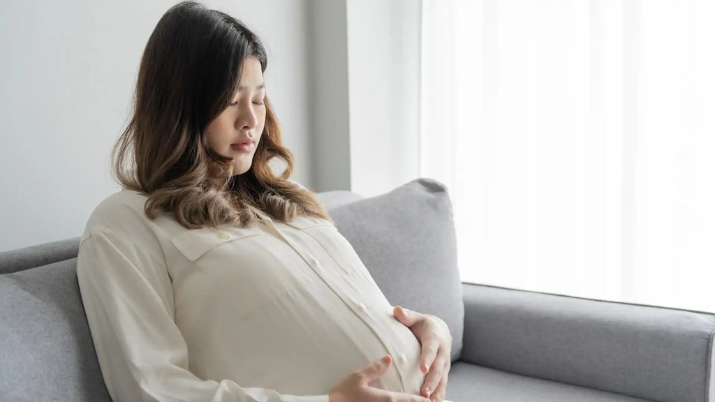 Postpartum Texture Shift & Hormonal Hair Transition: Care Tips for New Moms