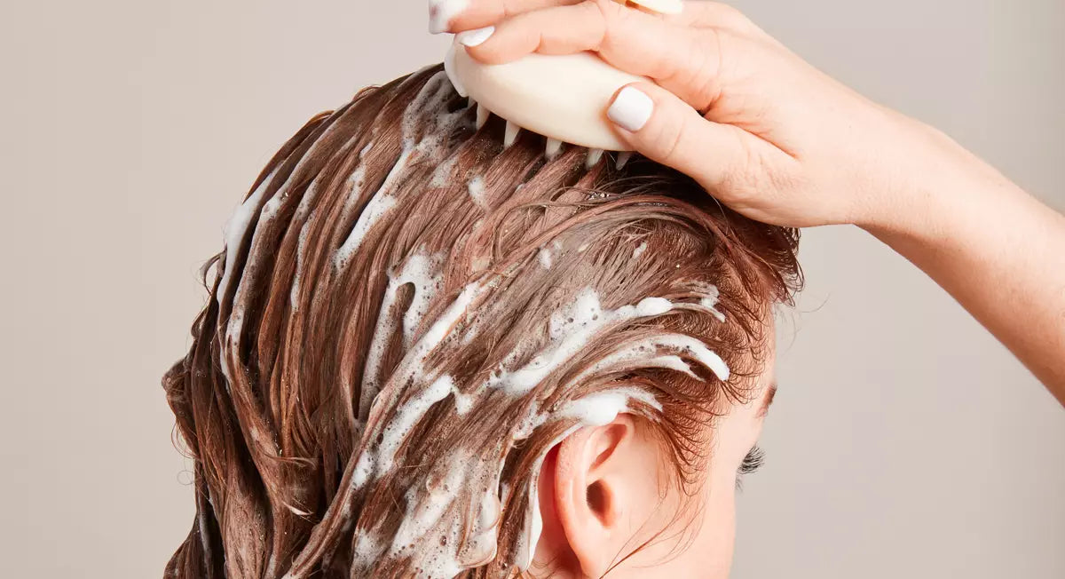 Rethinking Hair Care: How Chemical-Free Shampoos, Conditioners & Serums Are Transforming Healthy Hair Routines