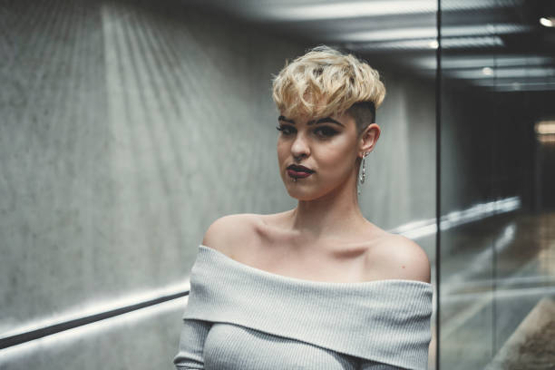 How to Achieve a Textured Pixie Look