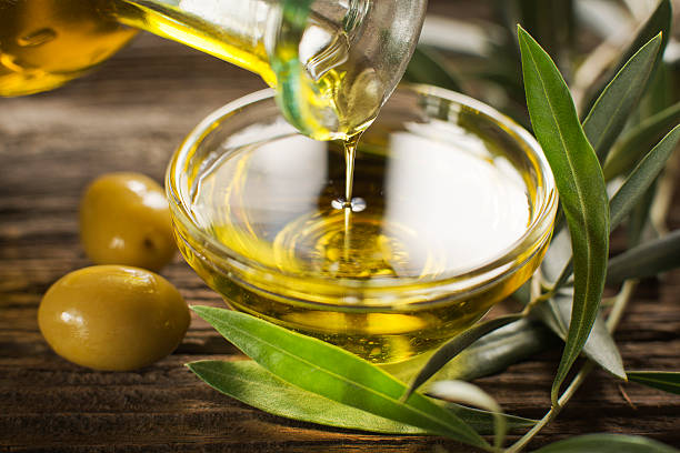 The Science Behind Natural Oils: How Coconut, Argan, Jojoba, Olive, and Castor Oils Benefit Hair Health