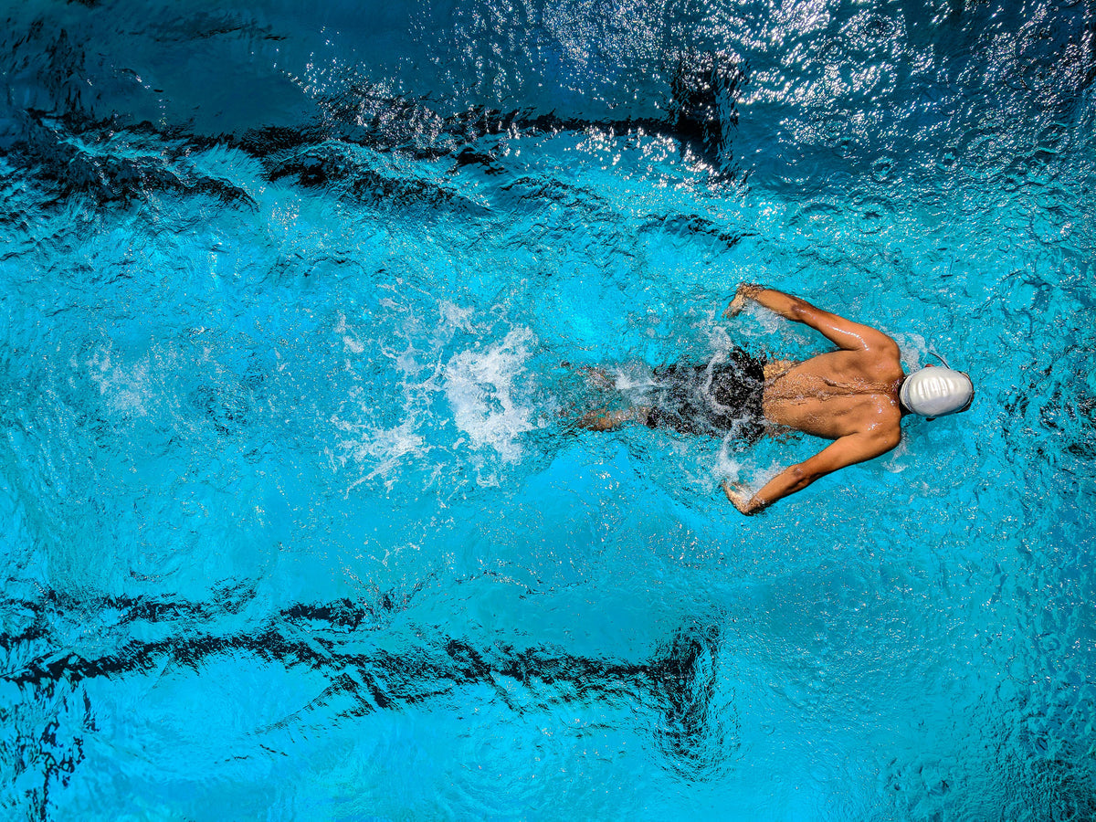 Hair Care for Athletes: Keeping Hair Healthy Through Sweat, Chlorine & Workouts