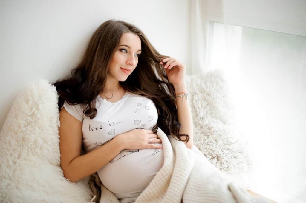 Pregnancy-Related Scalp Sensitivities: Managing Itchy, Dry, or Oily Scalp Safely During Pregnancy