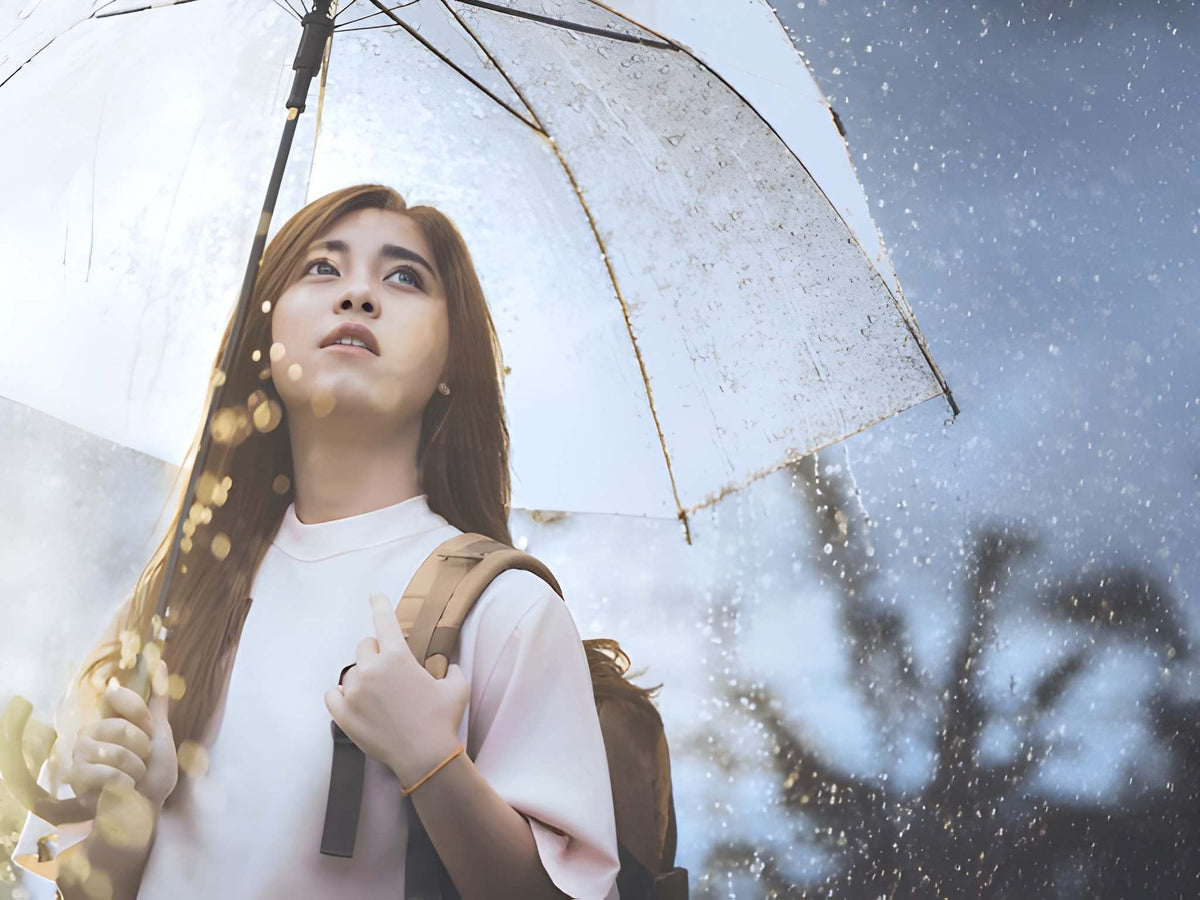 Why Hair Loses Strength in Humid Weather: The Science of Moisture Overload